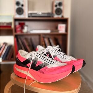 Men’s New Balance SuperComp Elite v4 Carbon-plated Running Shoes. ONLY WORN ONCE